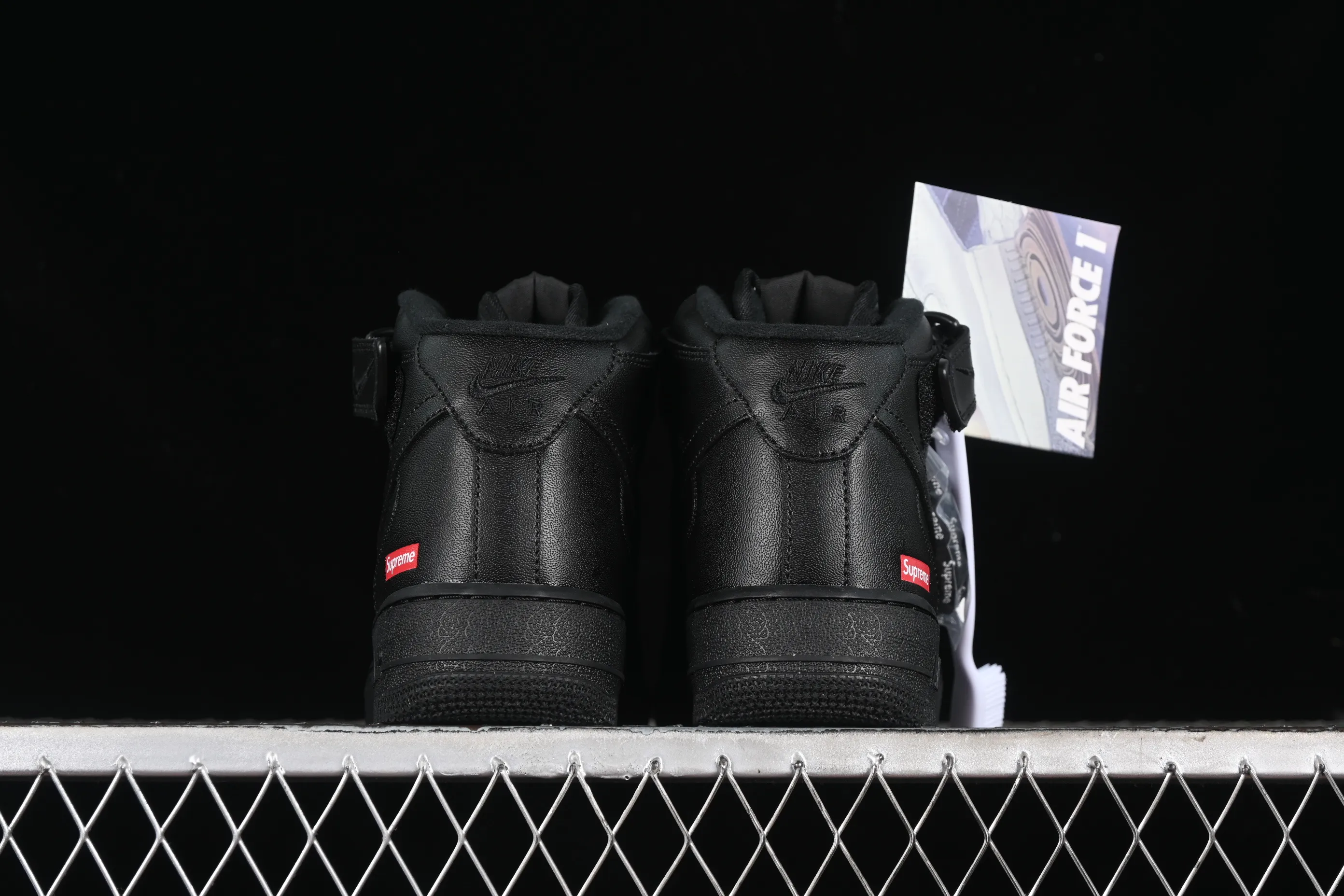 All categories Nk Air Force 1 Air Force series Nk Air Force 1 Mid Air Force mid-top Supreme x Nk Air Force 1 Mid joint model Air Force One mid-top casual sneakers FZ8784-001